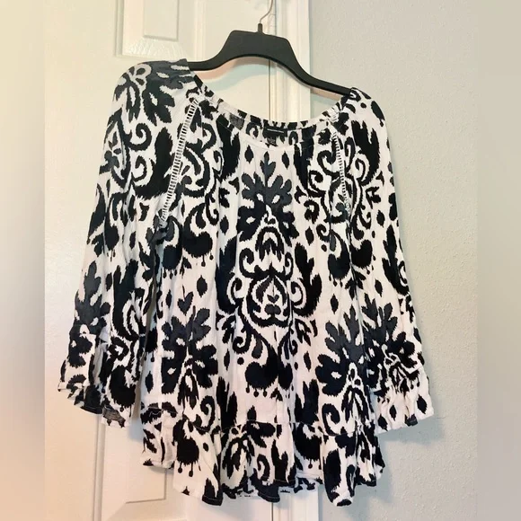 I.N.C Black & White Top Size L - Picture 1 of 9